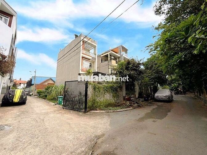 LÔ GÓC HẺM XE TẢI CẠNH VẠN PHÚC CITY