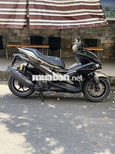 Yamaha NVX 155cc Đen, Vàng đồng