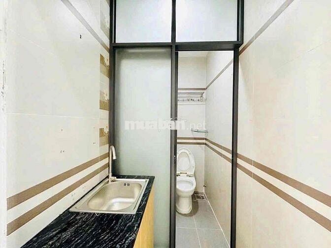 CHO THUÊ CHDV 2 PHÒNG NGỦ - BAN CÔNG RỘNG - TÁCH BẾP NGAY CHU VĂN AN