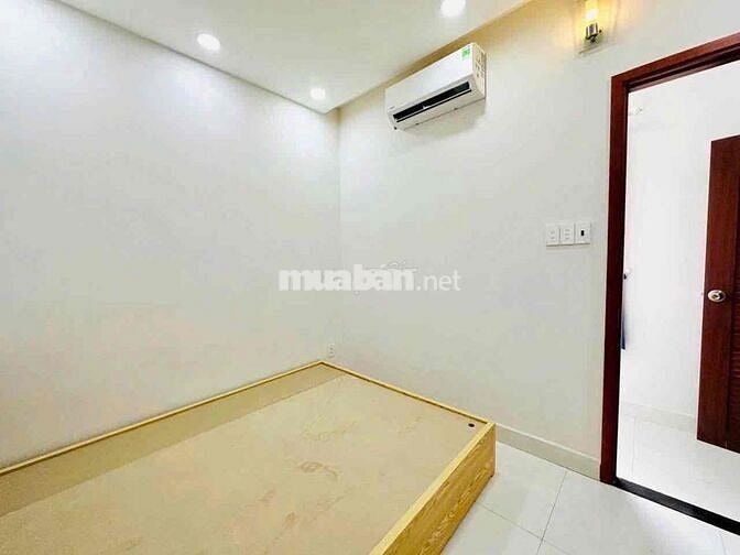 CHO THUÊ CHDV 2 PHÒNG NGỦ - BAN CÔNG RỘNG - TÁCH BẾP NGAY CHU VĂN AN