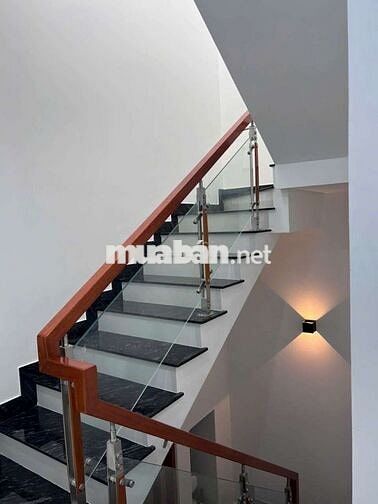 NHÀ MỚI XÂY ĐƯỜNG NGÔ CHÍ QUỐC NGAY CHỢ ĐẦU MỐI. 2PN 3WC Ở GĐ, LÀM VP