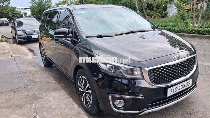 Kia Sedona 2015 máy xăng có giao lưu xe khác