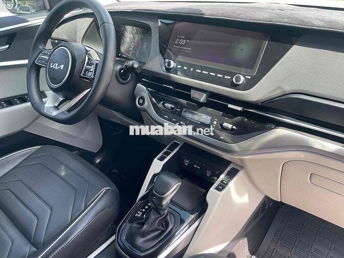 KIA CARENS 1.5G LUXURY 2024 25.000km lướt