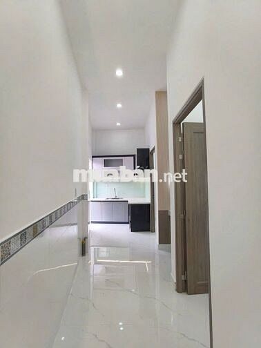 LÔ GÓC - NỞ HẬU 6M - HẺM XE HƠI - BÀ TRIỆU - GẦN CHỢ, BỆNH VIỆN- 2PN