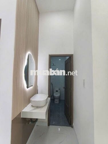 LÔ GÓC - NỞ HẬU 6M - HẺM XE HƠI - BÀ TRIỆU - GẦN CHỢ, BỆNH VIỆN- 2PN