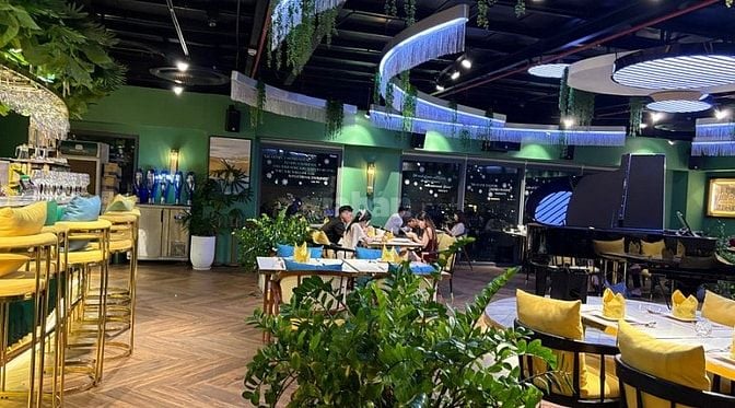 Nhà hàng Bizman Sky Tuyển Nhân viên Phục vụ
