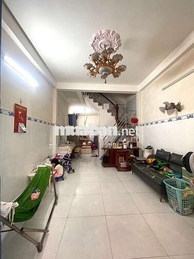 NHÀ HIẾM 3 TẦNG - ĐÔNG HƯNG THUẬN GẦN NGUYỄN VĂN QUÁ