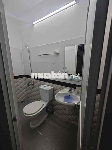 Cho thuê nhà nguyên căn 2PN, 1 trệt 2 lầu, khu dân cư an ninh