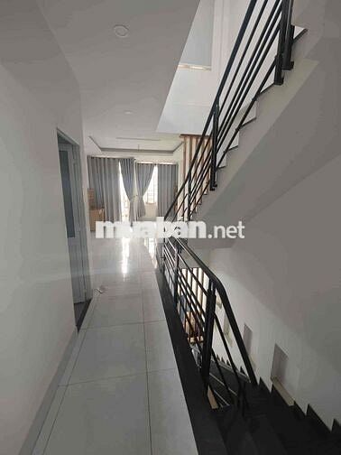 Cho thuê nhà nguyên căn 2PN, 1 trệt 2 lầu, khu dân cư an ninh