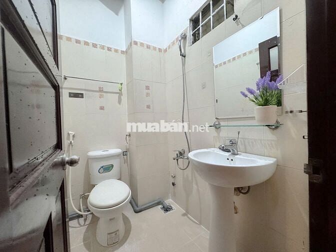 Studio Hoàng Hoa Thám, Tân Bình - Ở được 3 người , Chỉ 3.7 Triệu/Tháng