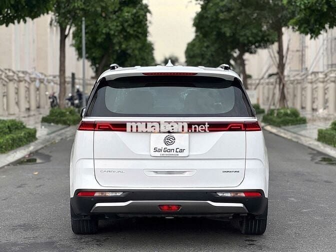 Kia Carnival Signature 2022 Trắng
