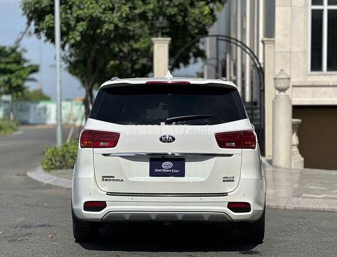 Kia Sedona Dầu Tiêu Chuẩn 2021 7 chỗ Trắng