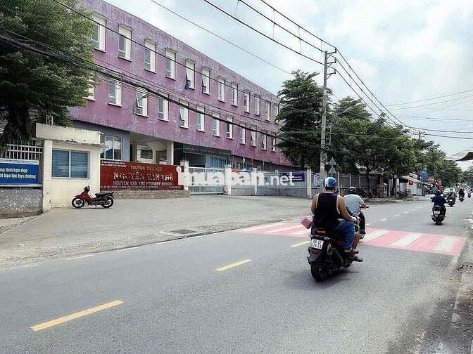 Đất đường thông xe hơi Thạnh Xuân 24