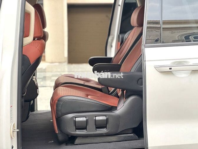 Kia Carnival Signature 2022 Trắng