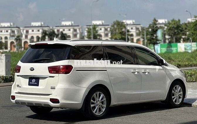 Kia Sedona Dầu Tiêu Chuẩn 2021 7 chỗ Trắng