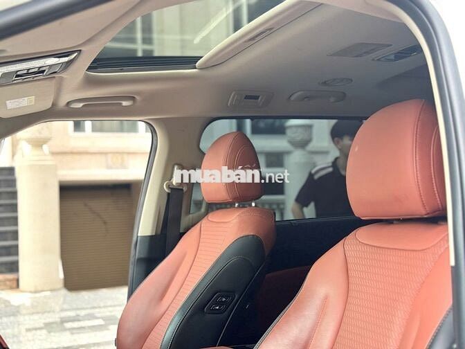 Kia Carnival Signature 2022 Trắng