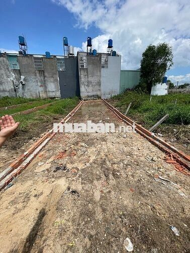 BÁN GẤP LÔ ĐẤT CHỢ NHỊ XUÂN, HÓC MÔN 445TR 80M2
