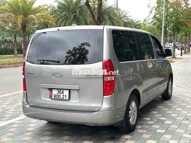 Hyundai Starex 2017 9 chỗ số sàn máy dầu 2017