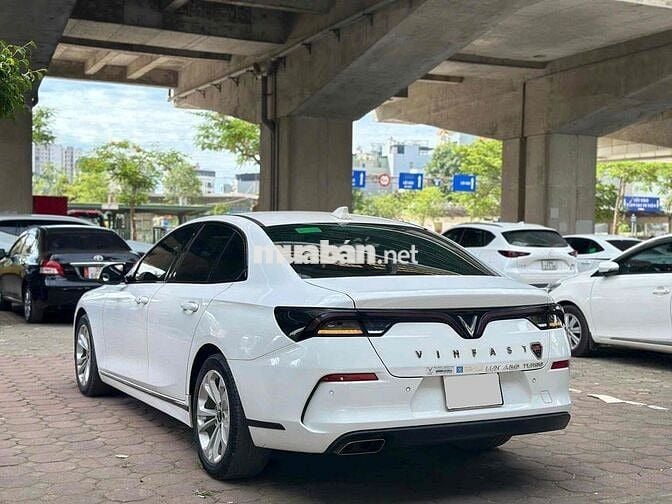 VinFast Lux A2.0 Base 2021 Trắng 50.000 km
