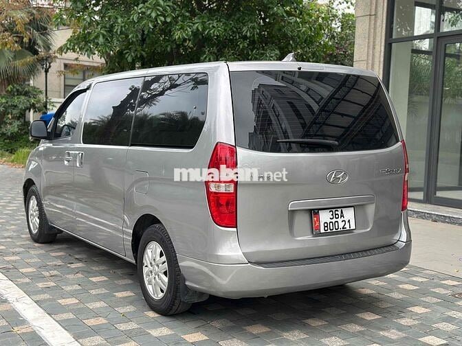 Hyundai Starex 2017 9 chỗ số sàn máy dầu 2017