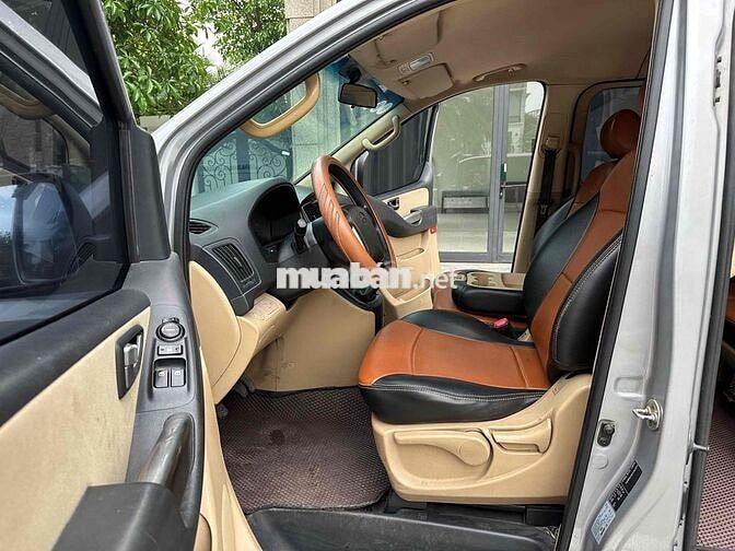 Hyundai Starex 2017 9 chỗ số sàn máy dầu 2017