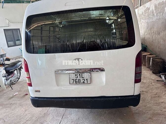 Toyota Hiace Van 2010 Trắng