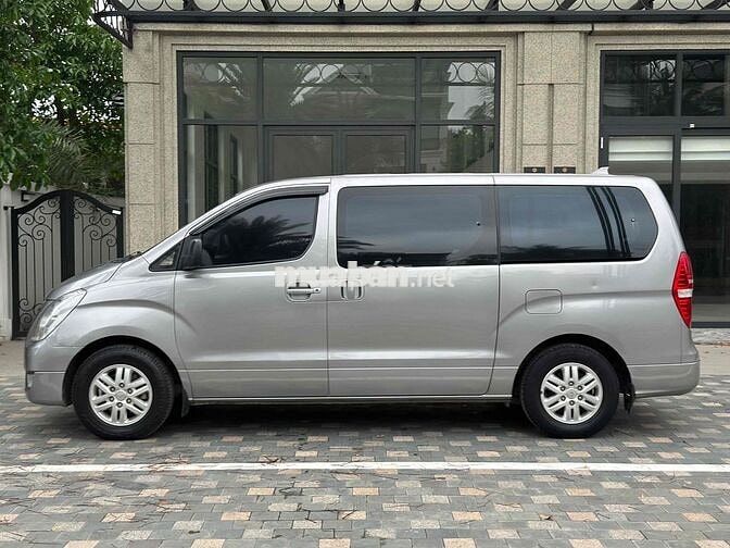 Hyundai Starex 2017 9 chỗ số sàn máy dầu 2017