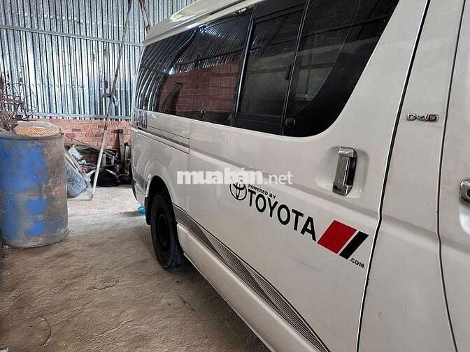 Toyota Hiace Van 2010 Trắng
