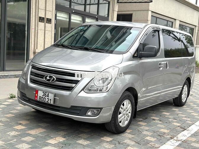 Hyundai Starex 2017 9 chỗ số sàn máy dầu 2017