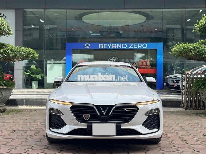 VinFast Lux A2.0 Base 2021 Trắng 50.000 km