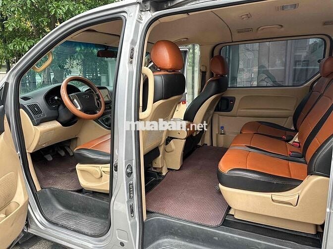 Hyundai Starex 2017 9 chỗ số sàn máy dầu 2017