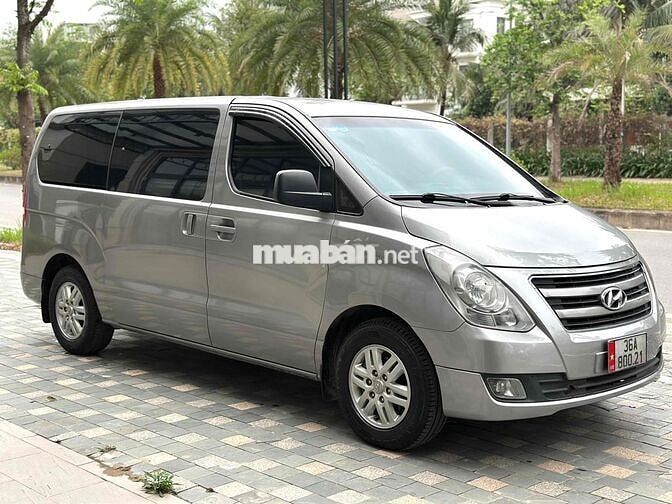 Hyundai Starex 2017 9 chỗ số sàn máy dầu 2017