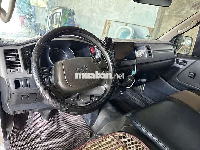 Toyota Hiace Van 2010 Trắng