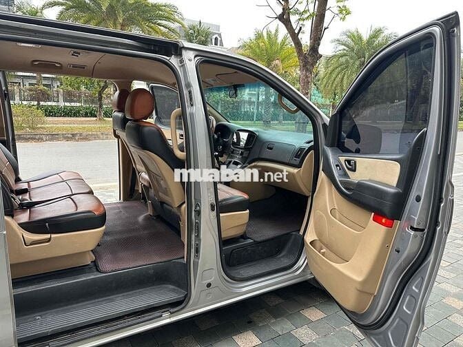 Hyundai Starex 2017 9 chỗ số sàn máy dầu 2017