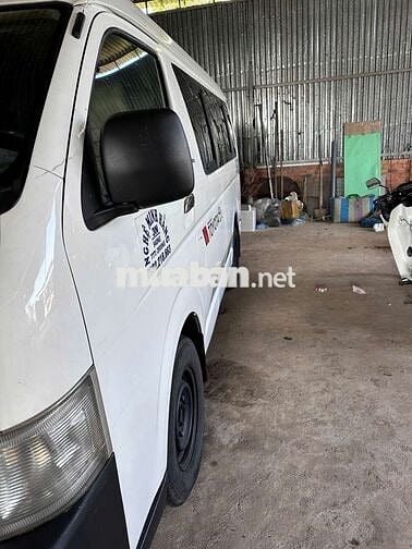 Toyota Hiace Van 2010 Trắng