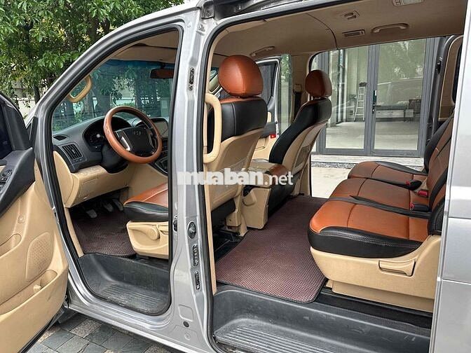 Hyundai Starex 2017 9 chỗ số sàn máy dầu 2017