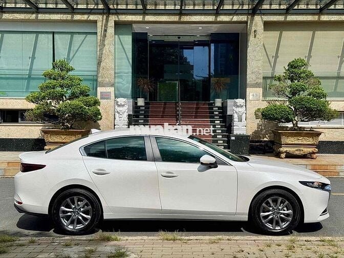 Mazda Mazda 3 Luxury 1.5L 2023 Trắng 24.500 Km