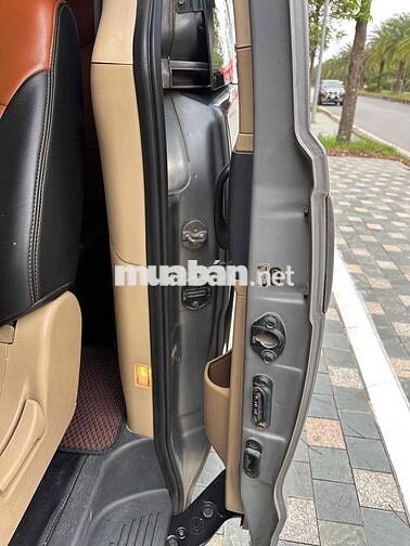 Hyundai Starex 2017 9 chỗ số sàn máy dầu 2017
