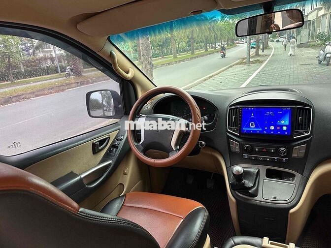 Hyundai Starex 2017 9 chỗ số sàn máy dầu 2017