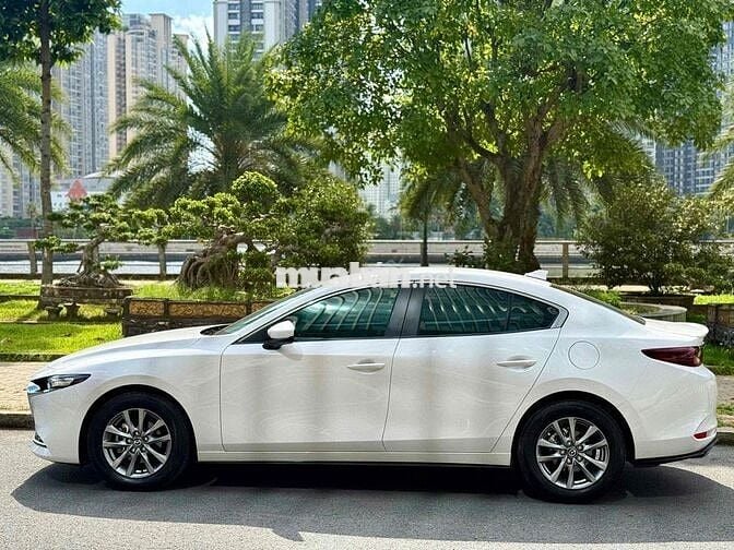 Mazda Mazda 3 Luxury 1.5L 2023 Trắng 24.500 Km