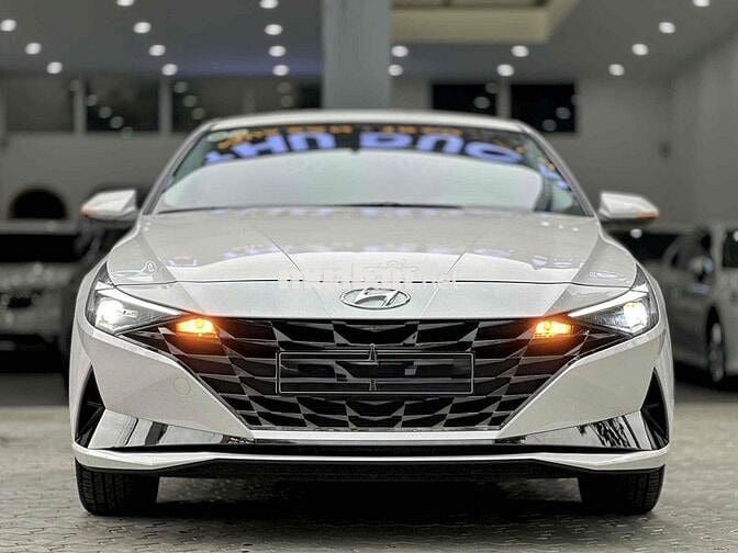 Hyundai Elantra 2024 1.6AT Đặc Biệt Trắng 3.000km