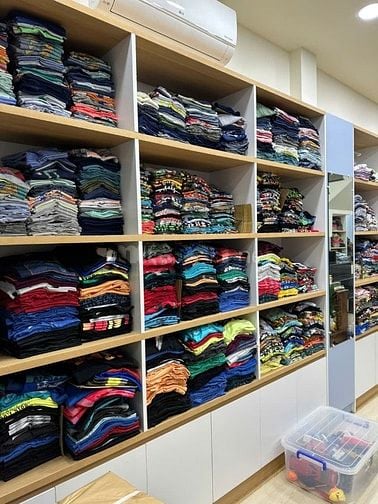 Tuyển nhân viên bán hàng shop quần áo trẻ em