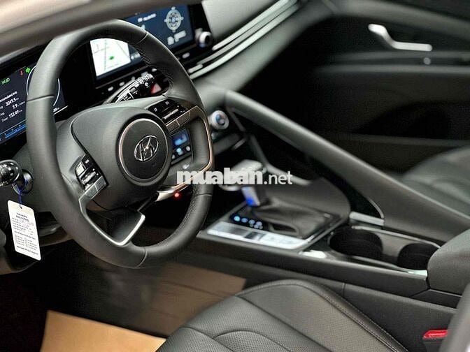Hyundai Elantra 2024 1.6AT Đặc Biệt Trắng 3.000km