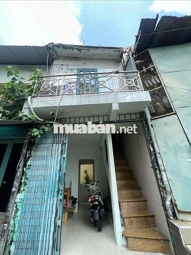SANG NHƯỢNG SHOP THỜI TRANG MẶT TIỀN HOÀNG VĂN THỤ – PHÚ NHUẬN