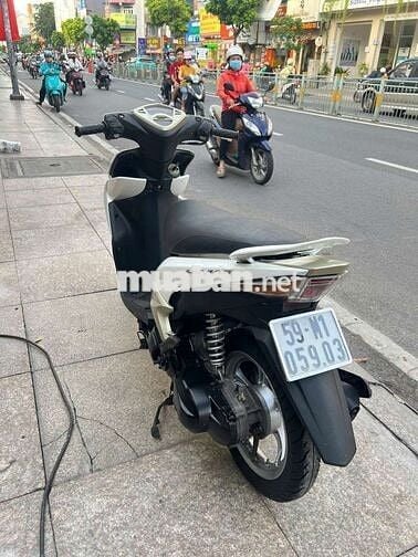 Yamaha Luvias 2013 Trắng