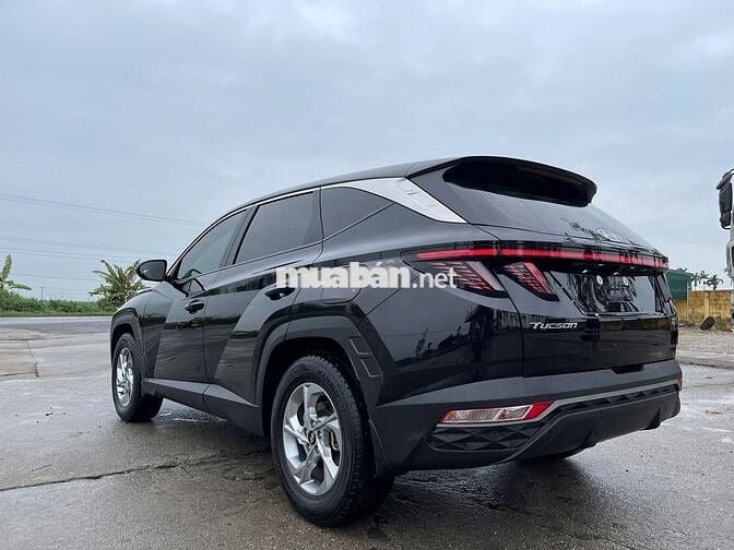 Hyundai Tucson 2023 2.0AT Tiêu chuẩn Đen