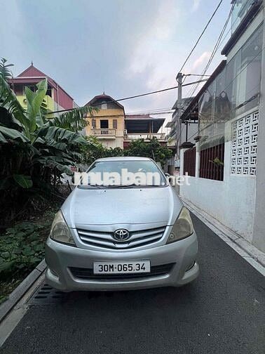 Toyota Innova J 2009 Bạc
