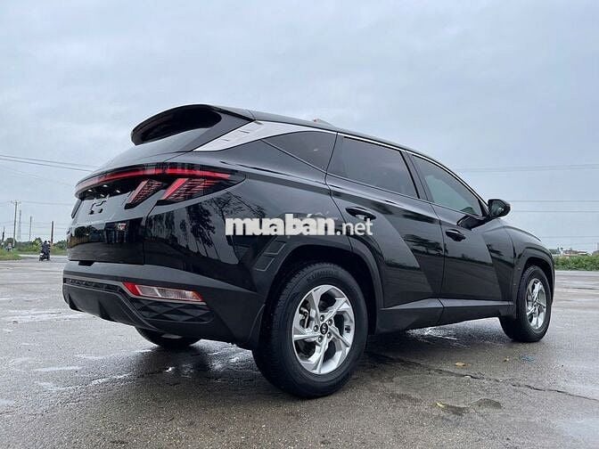 Hyundai Tucson 2023 2.0AT Tiêu chuẩn Đen