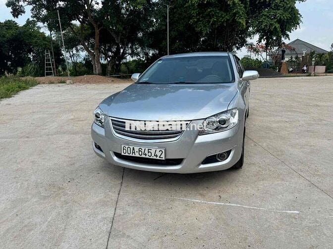 Toyota Camry Bạc