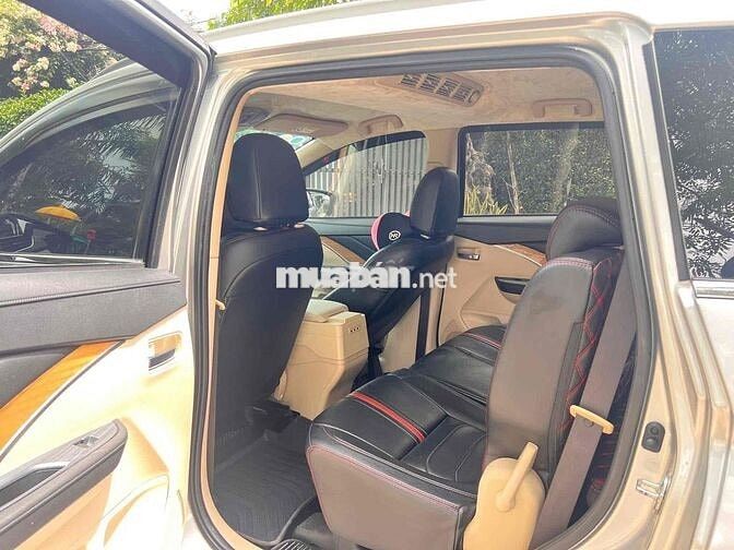 Mitsubishi Xpander 1.5AT 2018 Bạc Tự động